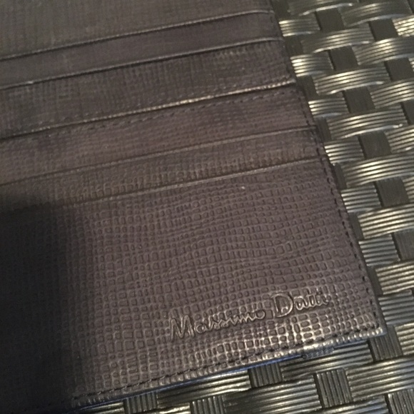 Massimo Dutti Card Case/Cardholder - Picture 2 of 5